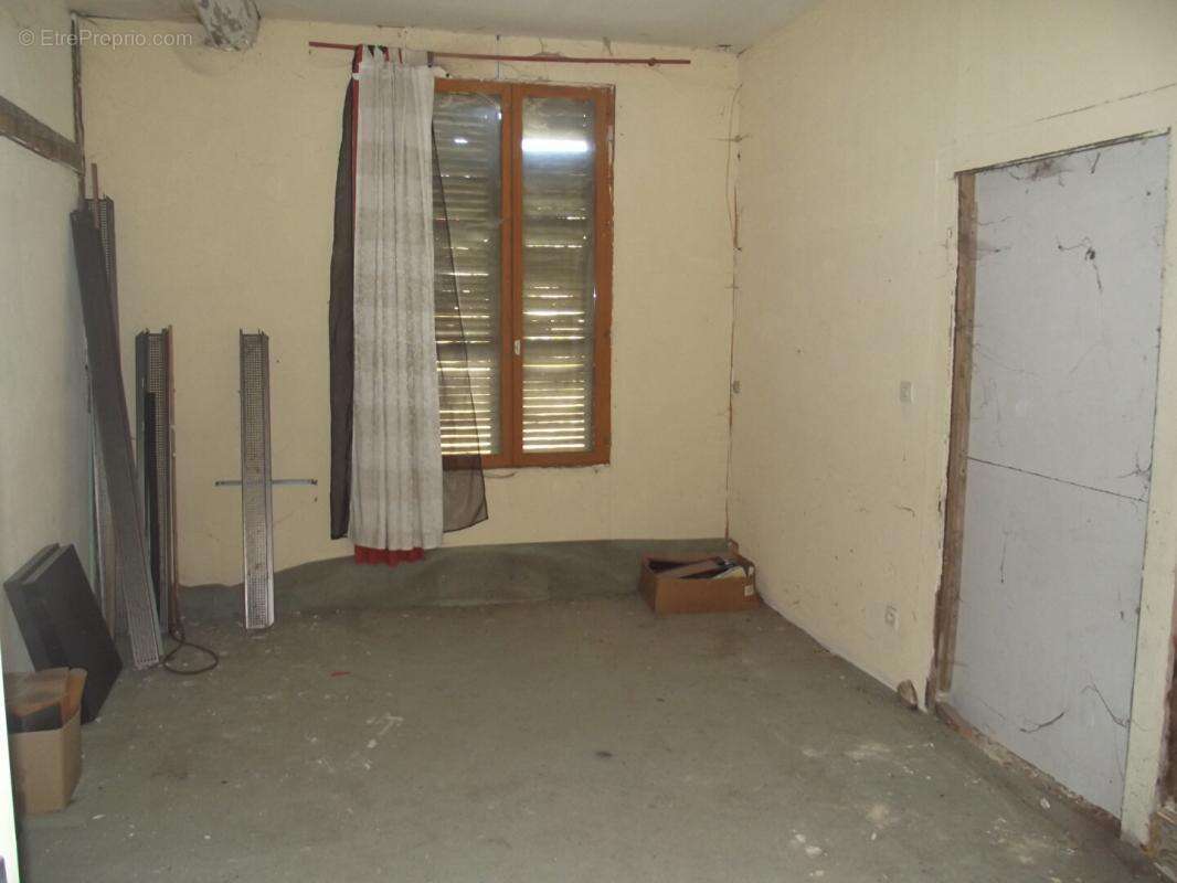 Maison à PARS-LES-CHAVANGES