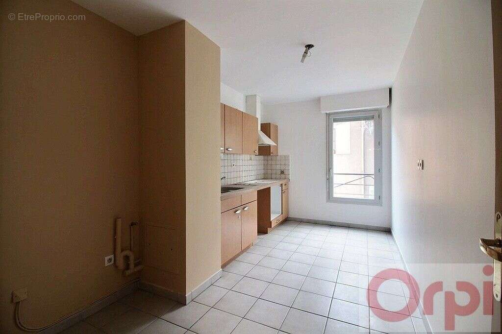 Appartement à MARSEILLE-1E