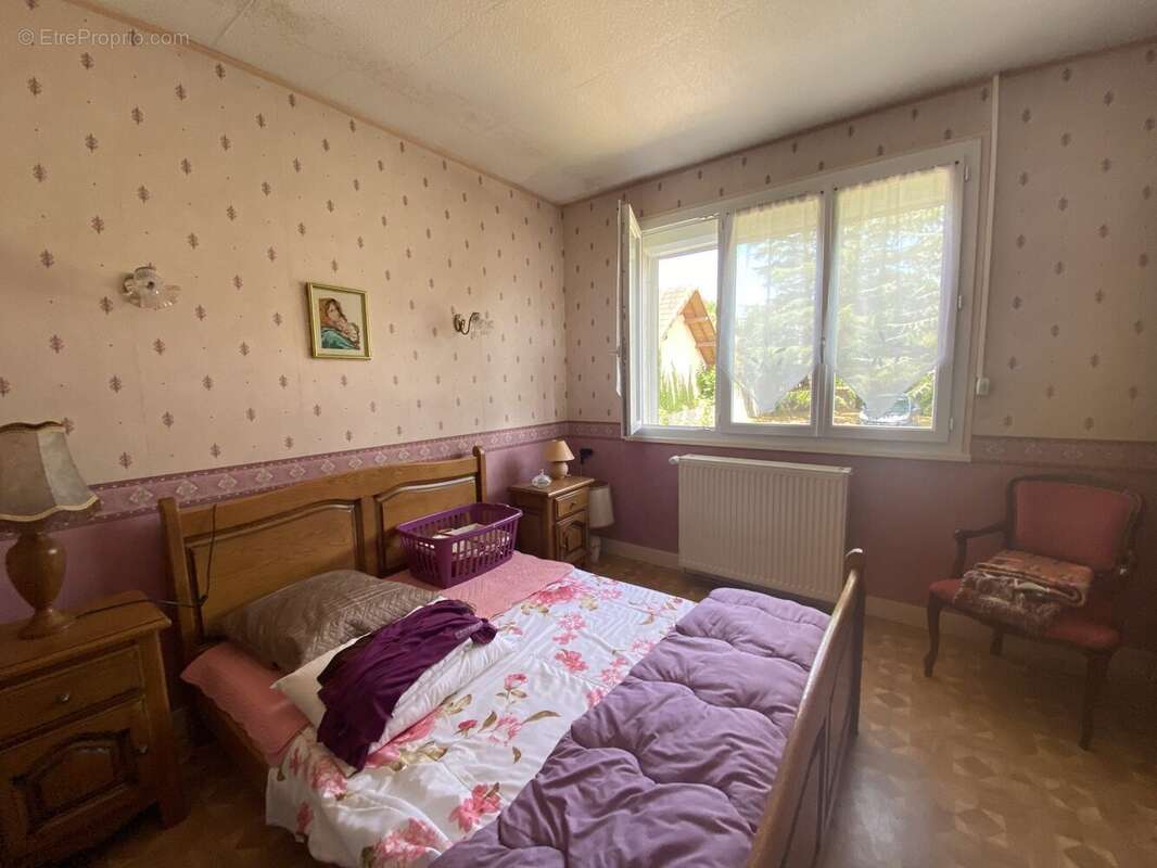 Maison à QUIERS-SUR-BEZONDE