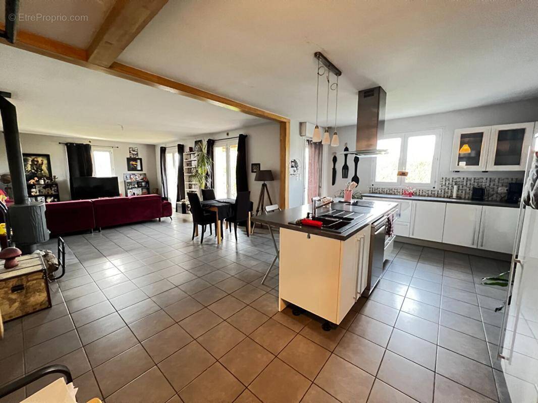 Maison à LA POMMERAIE-SUR-SEVRE