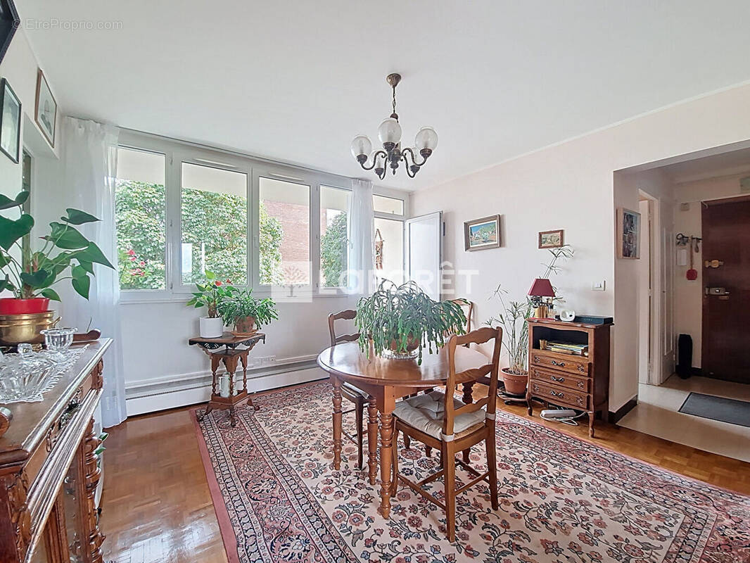 Appartement à VERNEUIL-SUR-SEINE