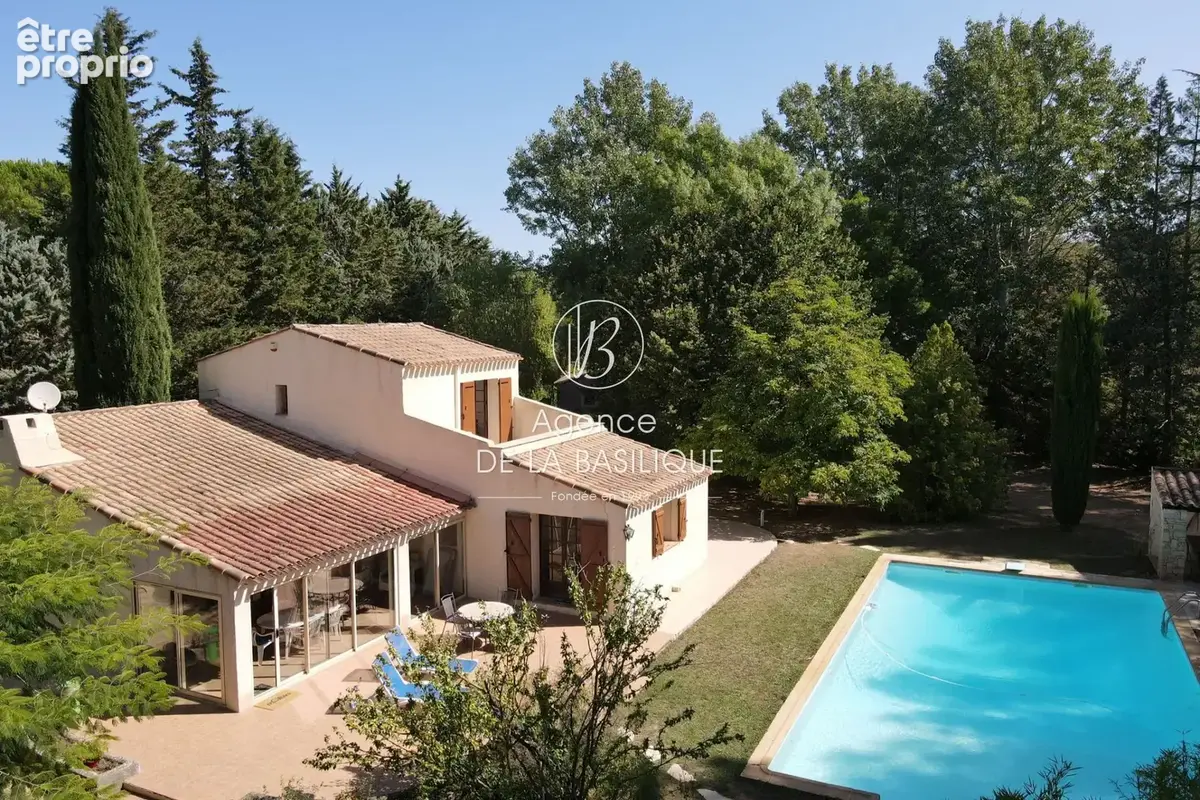 Maison 5 pièces 115 m² à vendre à Saint-Maximin-La-Sainte-Baume (83470) - photo 1