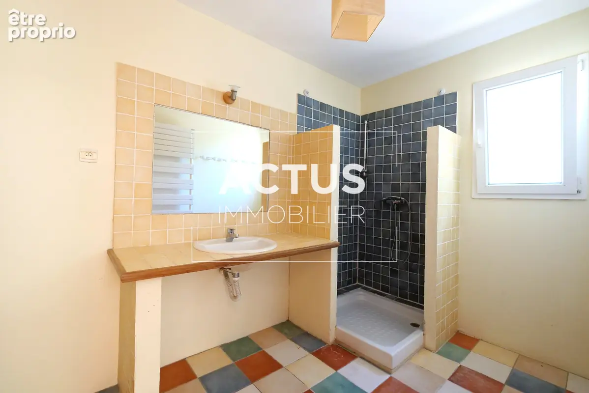 Maison 148 m² à Eyguieres  - photo 9