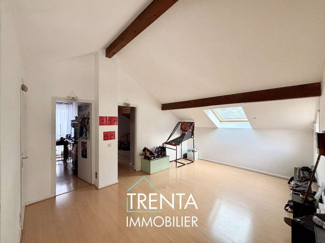 Appartement à RENAGE