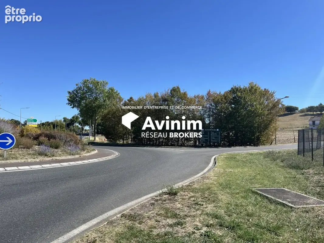 Photo Terrain à Saint-Pourcain-Sur-Sioule au prix de N/C