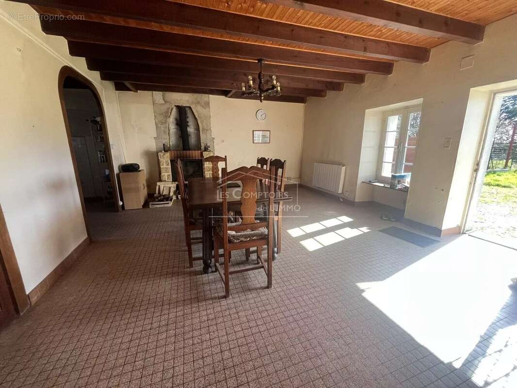 Maison à LA CHAPELLE-LAUNAY