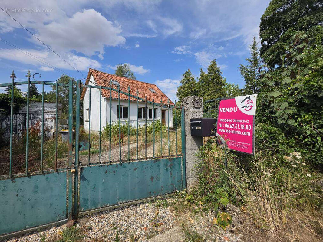 Maison à CREVECOEUR-LE-GRAND