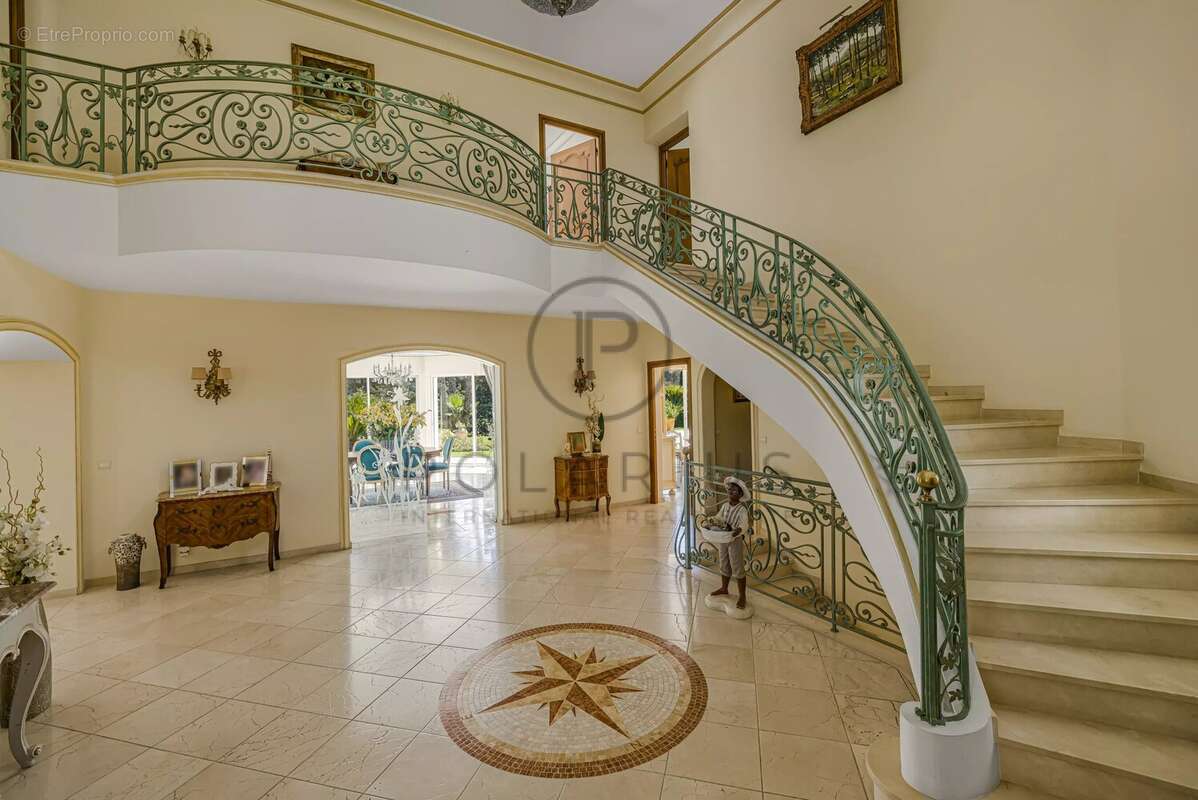 Maison à MOUGINS