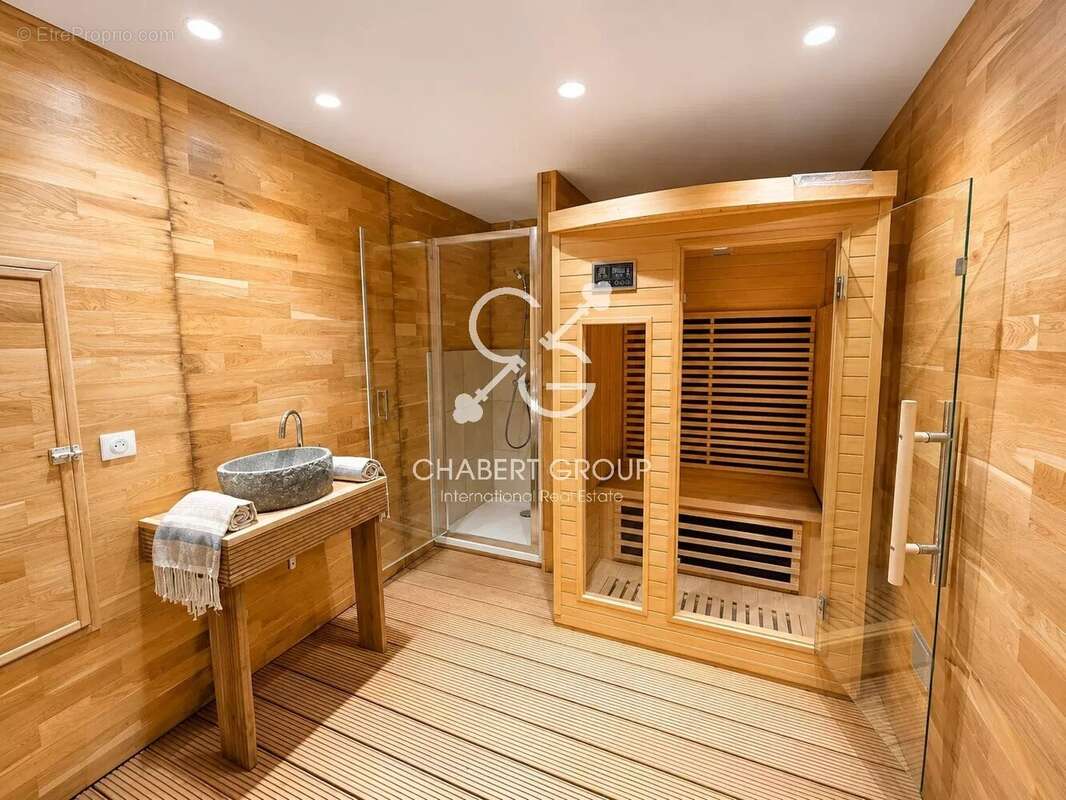 Villefranche-sur-mer - villa - 5 pièces - 237 m² - jardin paysager - rooftop - appartement de service 2 pièces - vue mer panoram - photo 14
