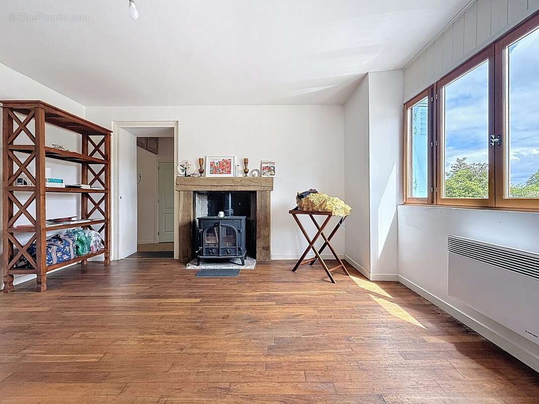 Maison à SAINT-PIERRE-DE-FRUGIE