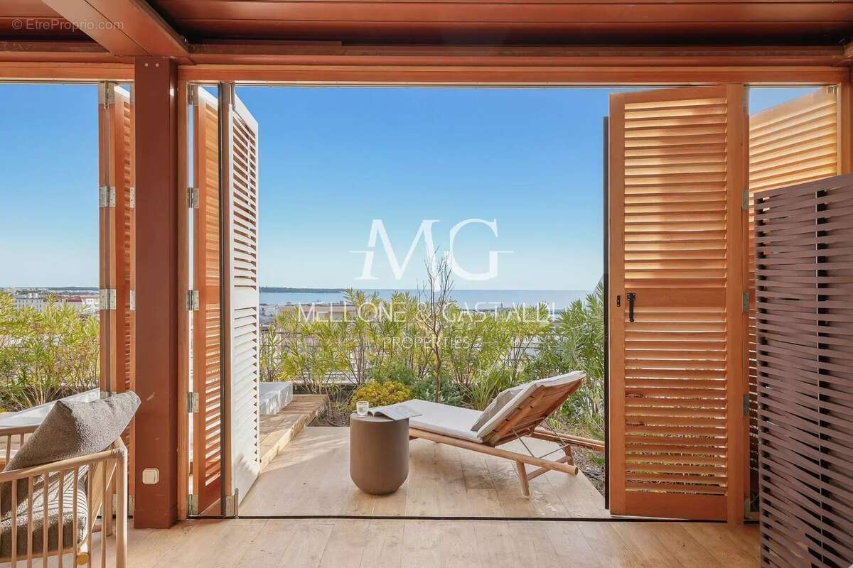 Cannes centre – penthouse d’exception – roof top – vue mer panoramique – 117 m² – 2 parkings - photo 9