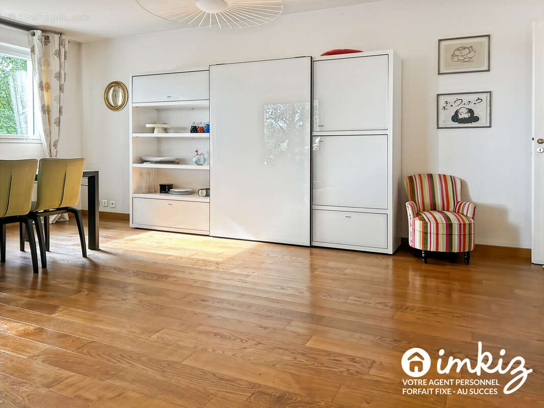 St-Maurice  T5  107 m²  balcon terrasse 2 parkings - photo 4