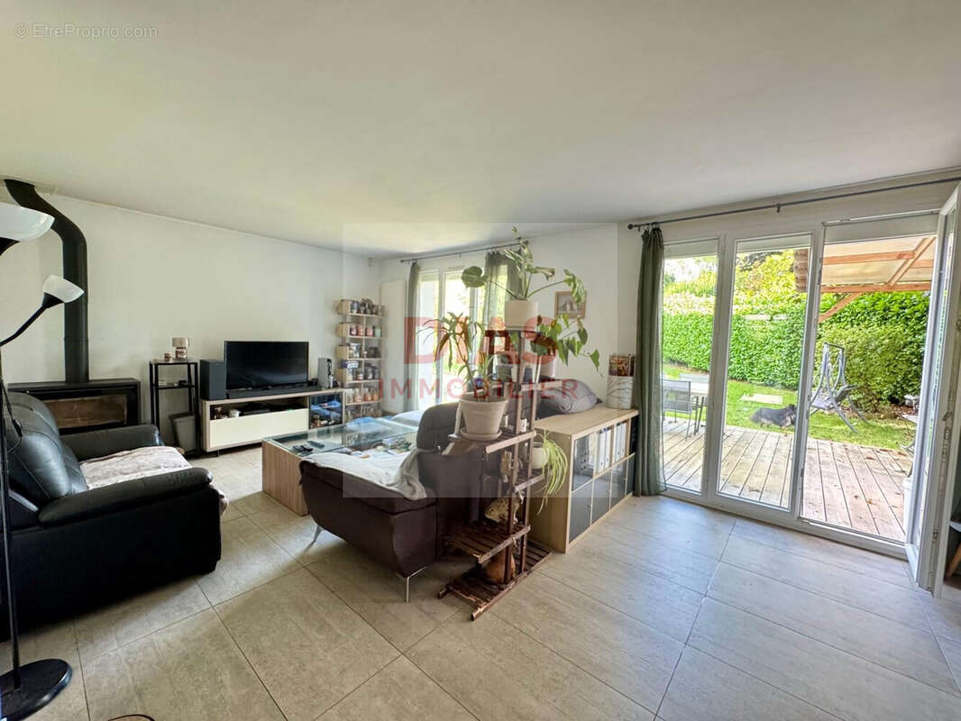 Maison à PONTAULT-COMBAULT