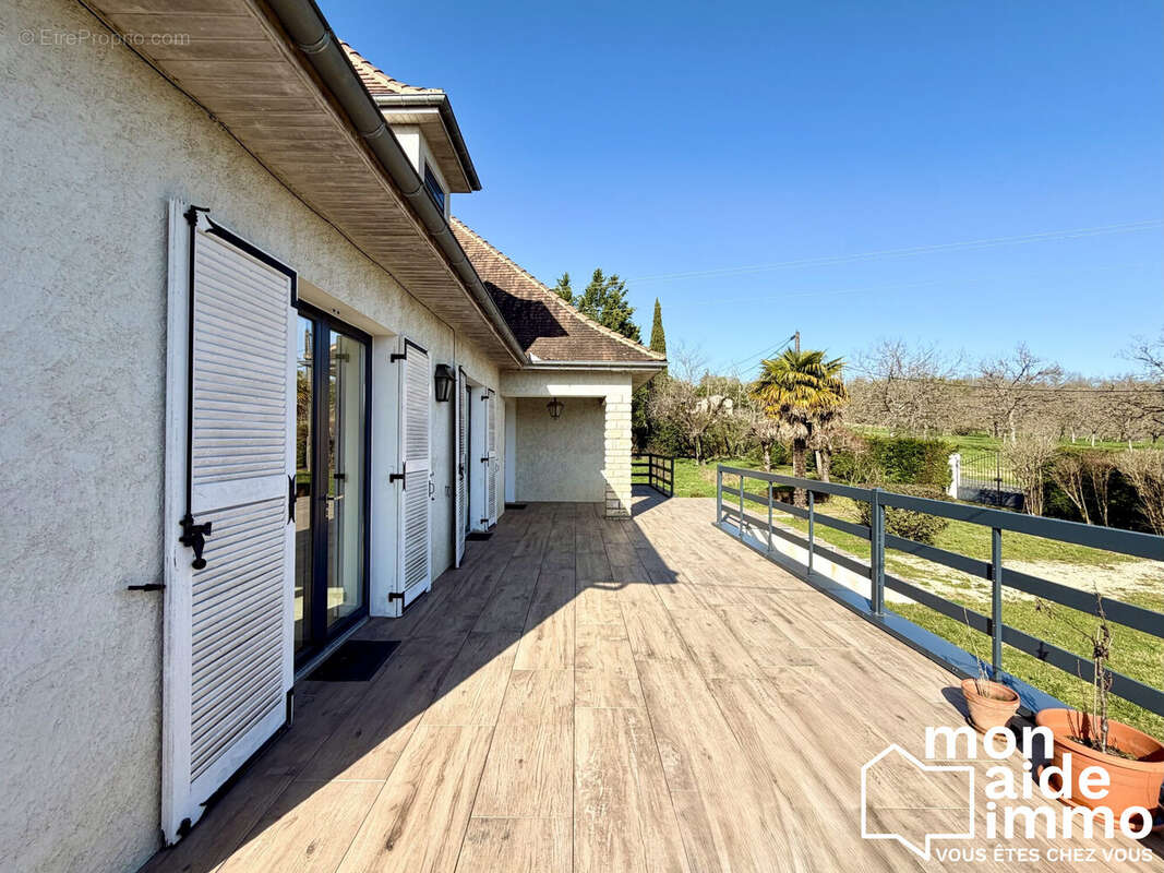 Maison à CORGNAC-SUR-L'ISLE