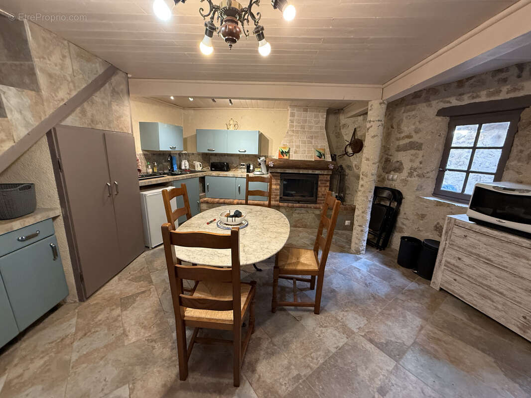 Maison à SAINT-GUILHEM-LE-DESERT