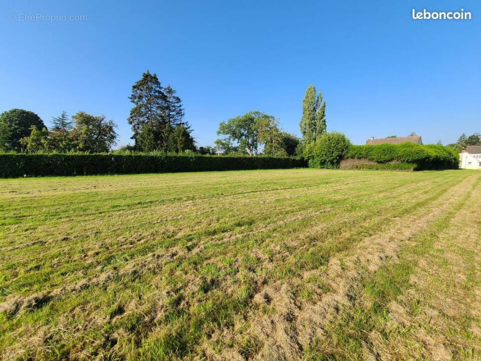 Terrain à MARCILLY-SUR-EURE