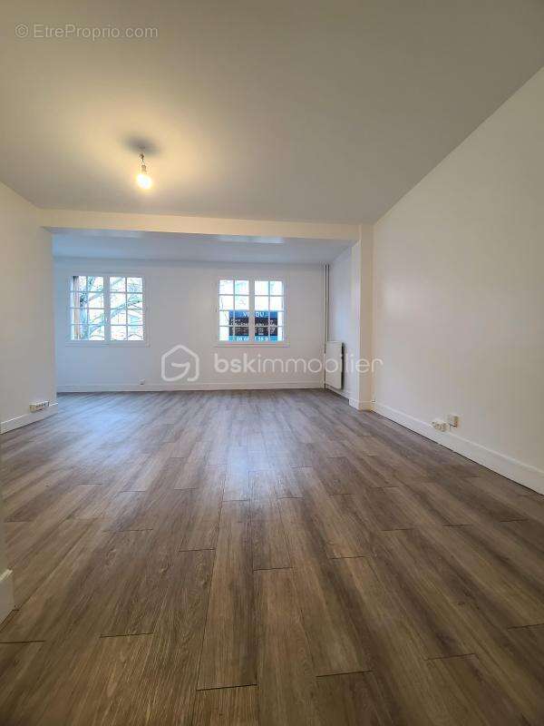 Appartement à COLOMBES