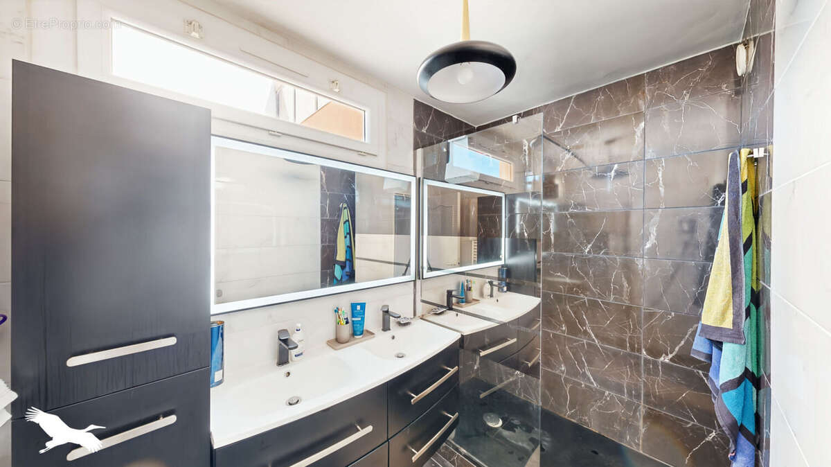 Appartement à MARSEILLE-10E