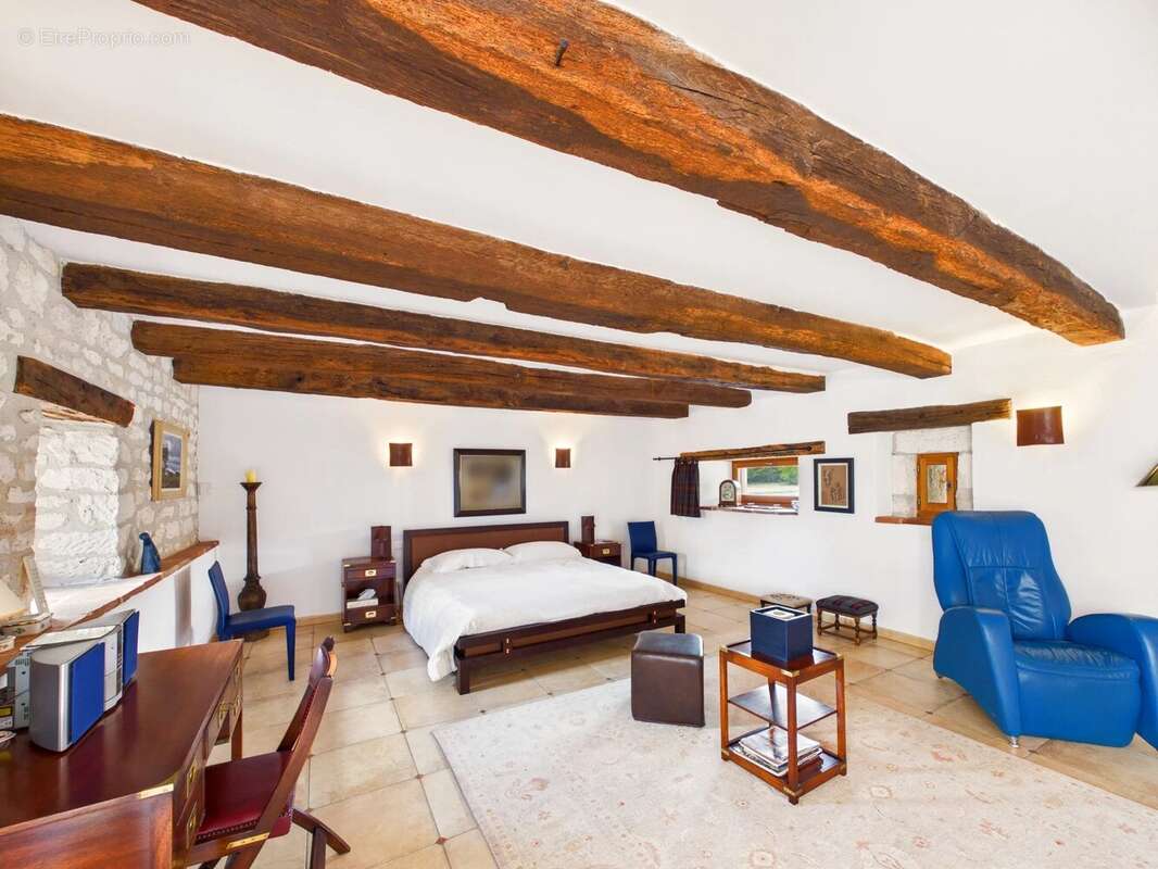 Élégante Ferme en Pierre avec Piscine de 18 m et 17 hectares à proximité de Gaillac - photo 15