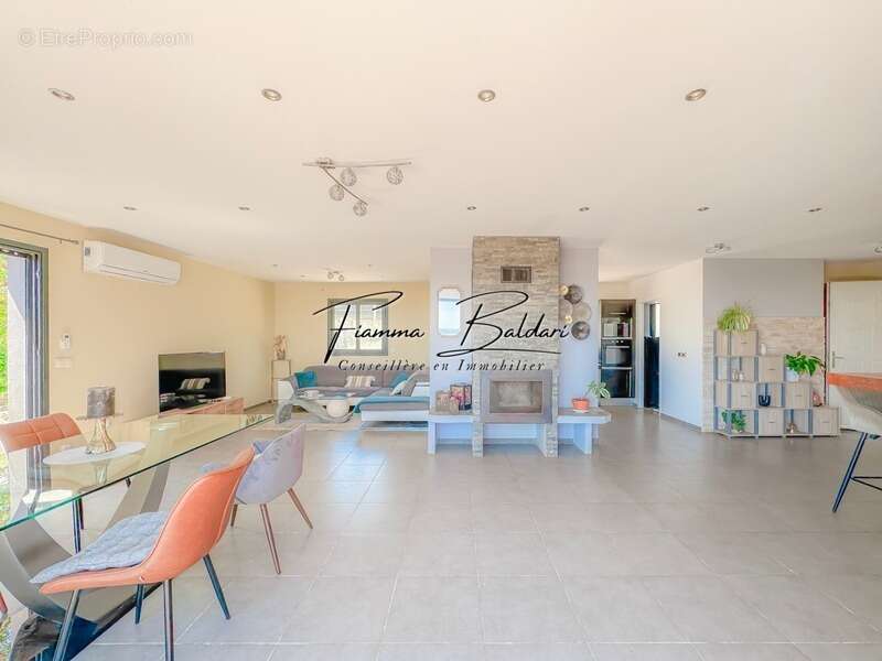 À vendre Villa moderne de 130m² + T2 45m², Terrain 840m², Vue mer, Folelli, Penta di Casinca, Haute-Corse (20) - photo 8