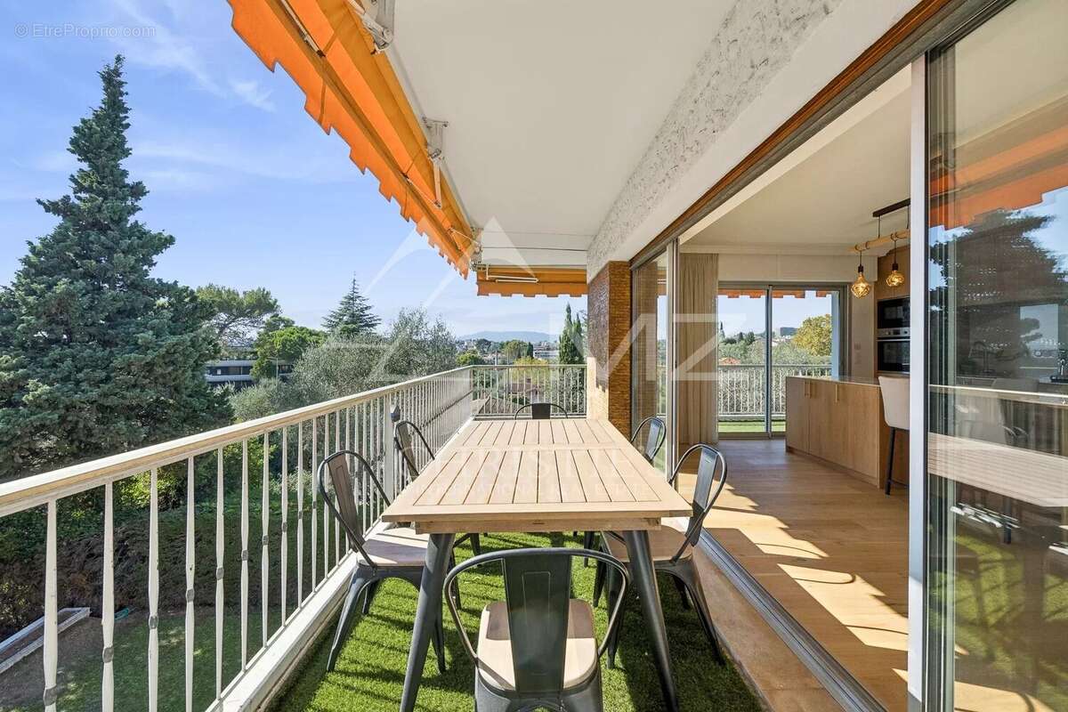 Appartement à LE CANNET