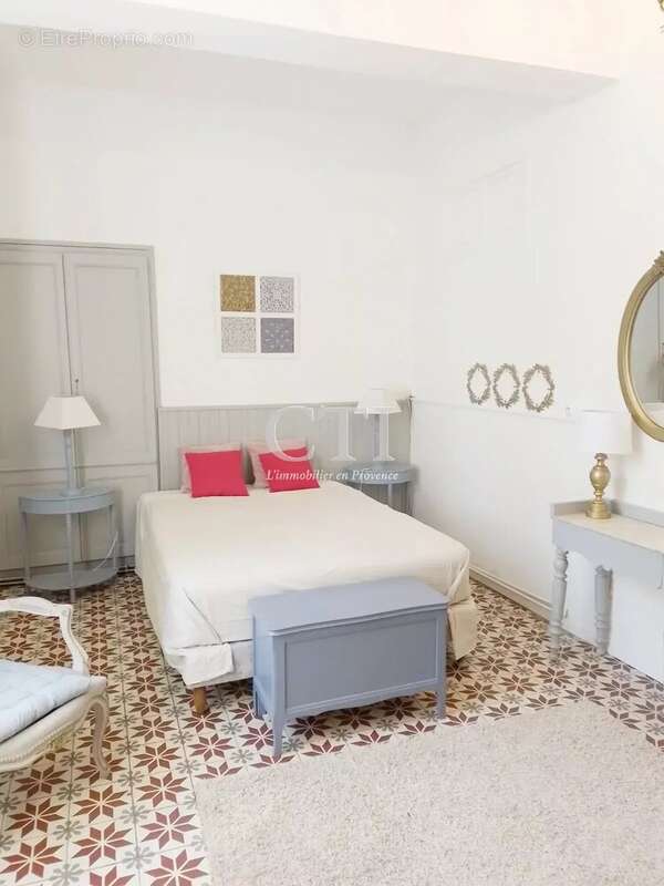 Maison à VAISON-LA-ROMAINE