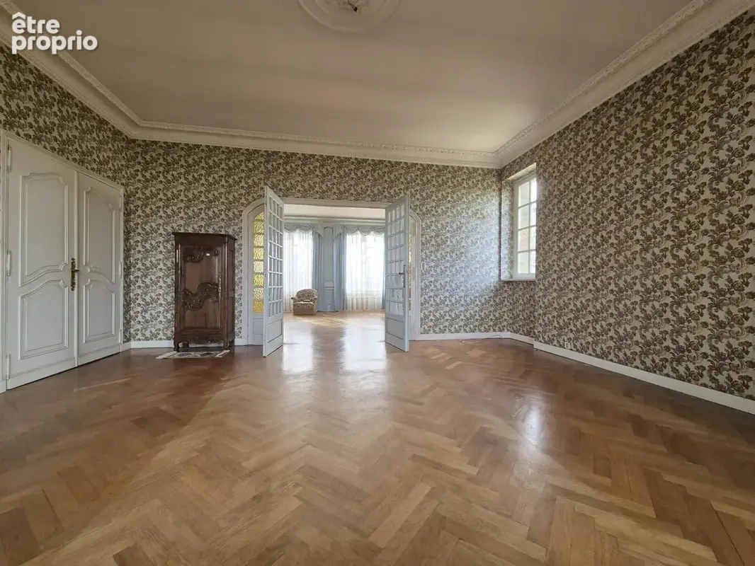 Magnifique propriete a renover avec maison en pierre de 227 m2 habitable sur une parcelle de 3000 m2 avec double garage - photo 7