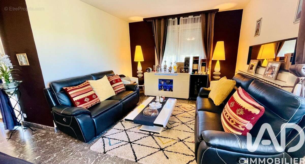 Maison 256 m² à Labroquere  - photo 8