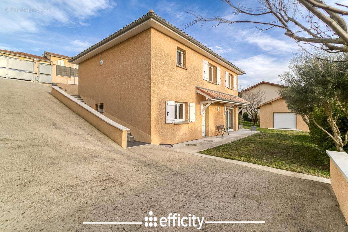 Maison à CHASSE-SUR-RHONE