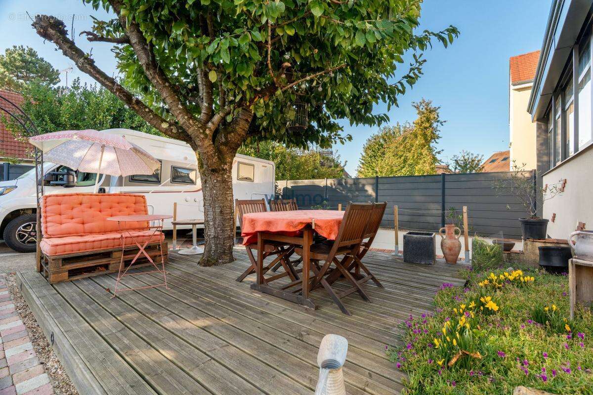 Maison à MAURECOURT