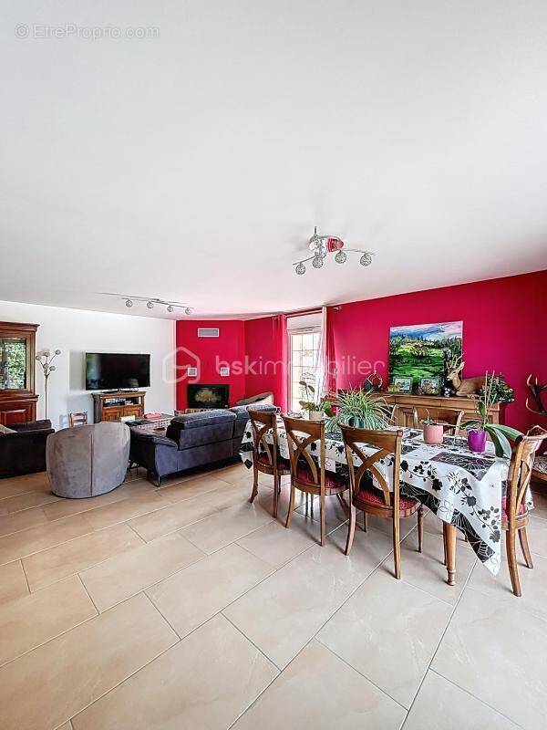 Maison à MONTMIRAIL