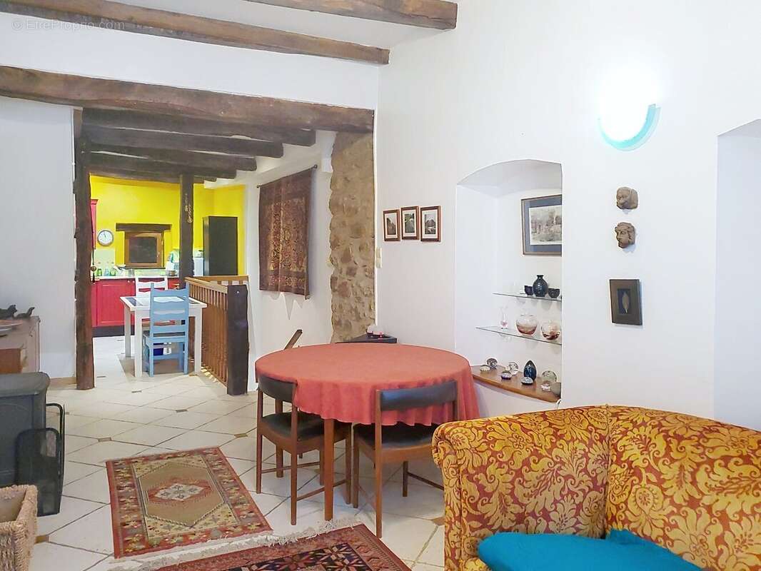 Maison de village avec terrasse et garage - photo 2