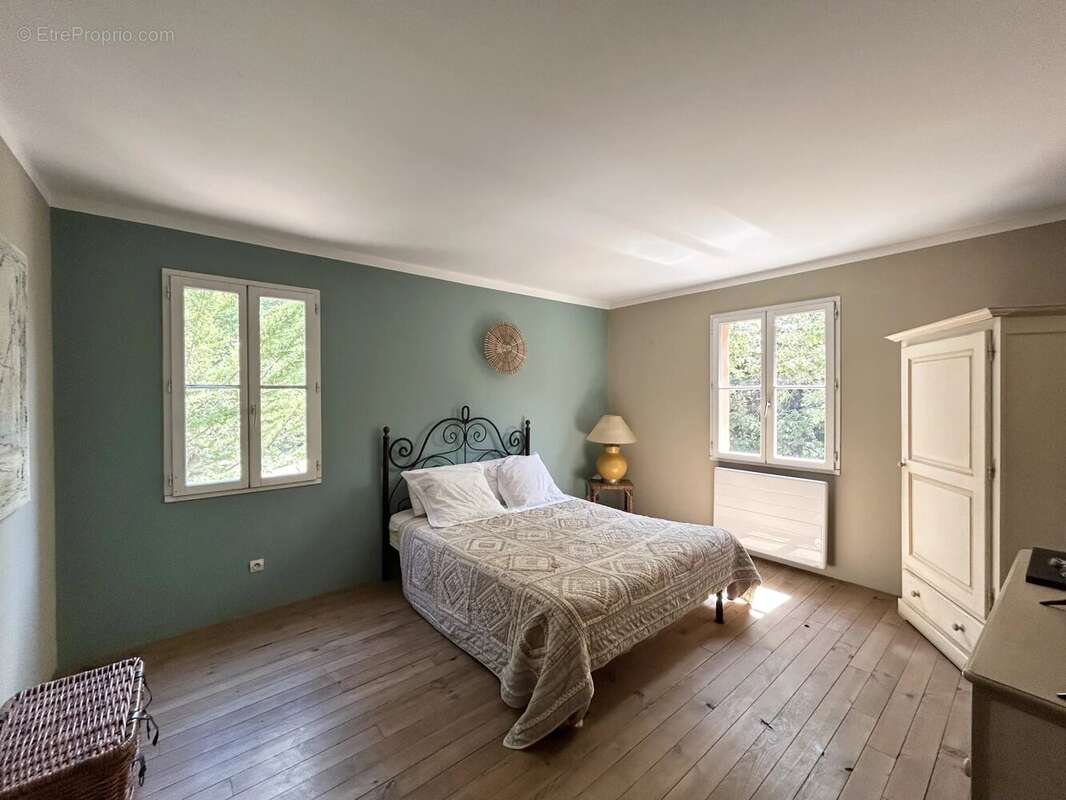 Bastide Provençale 6 pièces – 180 m² – GAREOULT - photo 14