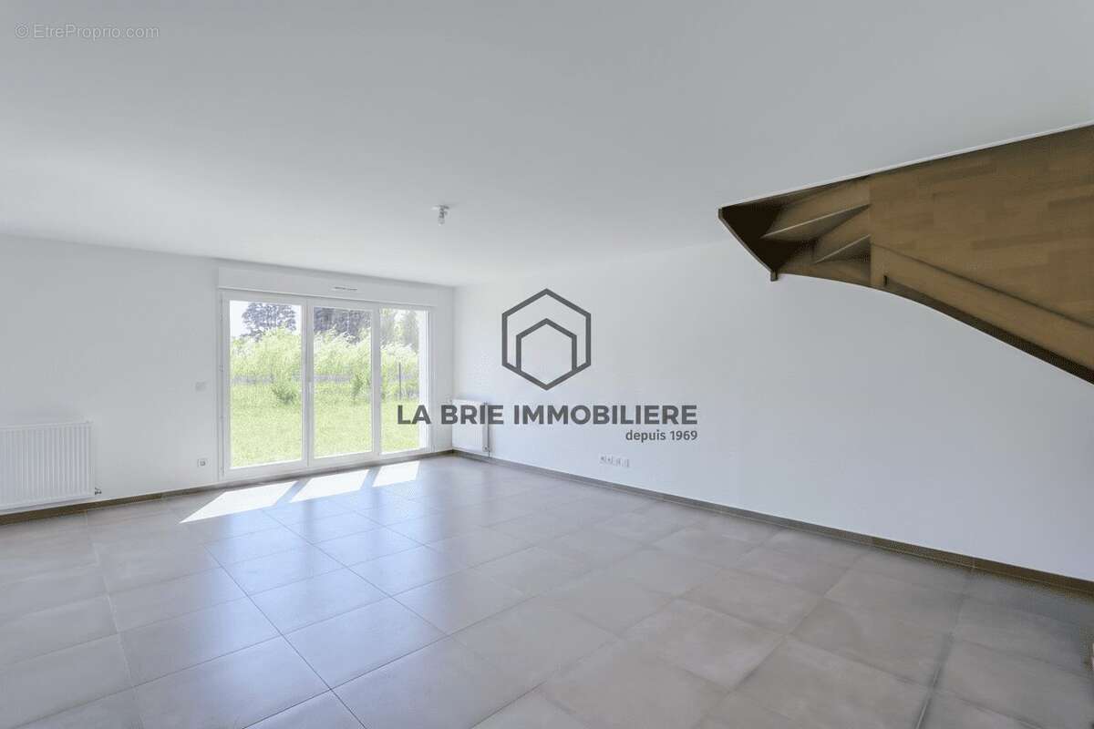Maison 125 m² à Mennecy  - photo 2