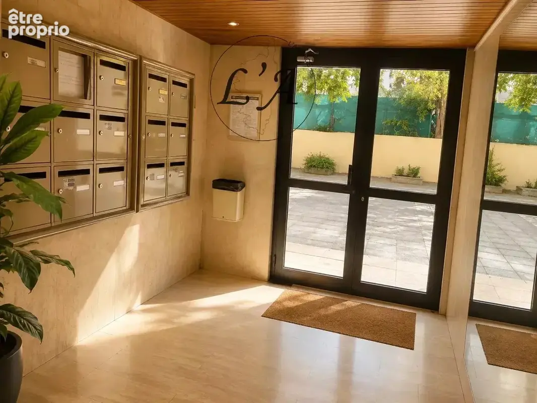 AJACCIO – Beau T2 de 58 m², terrasse et parking - photo 17