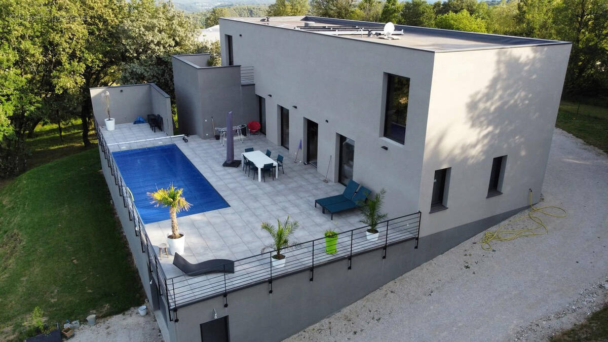 vue - Maison à SAINT-PIERRE-LAFEUILLE