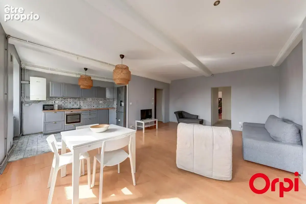 Grand appartement type T3 de 75 m2 avec vue sur le Rhône et à deux pas du parc de la Tête d’or - photo 4