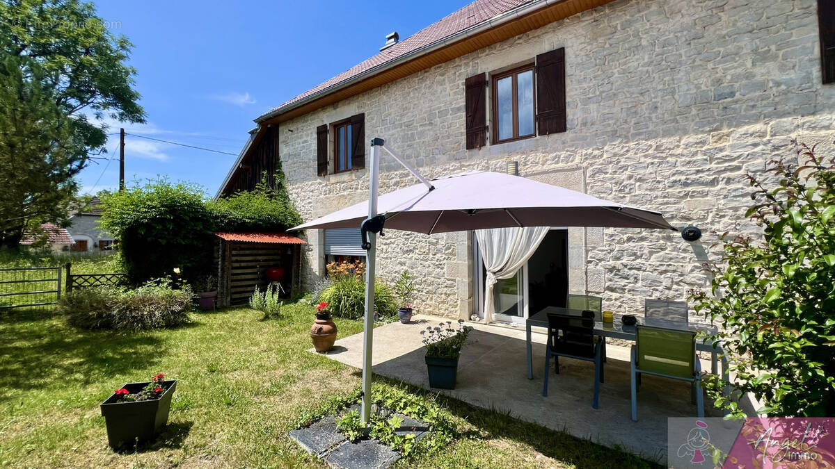 Appartement à ANDELOT-EN-MONTAGNE