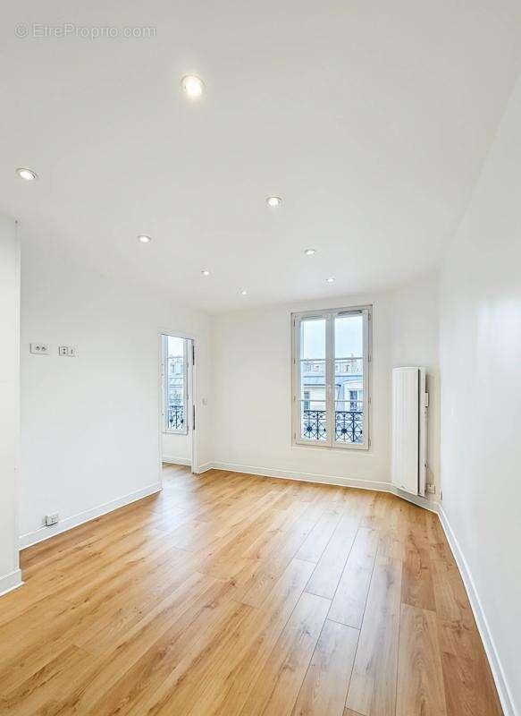 Appartement à CHARENTON-LE-PONT