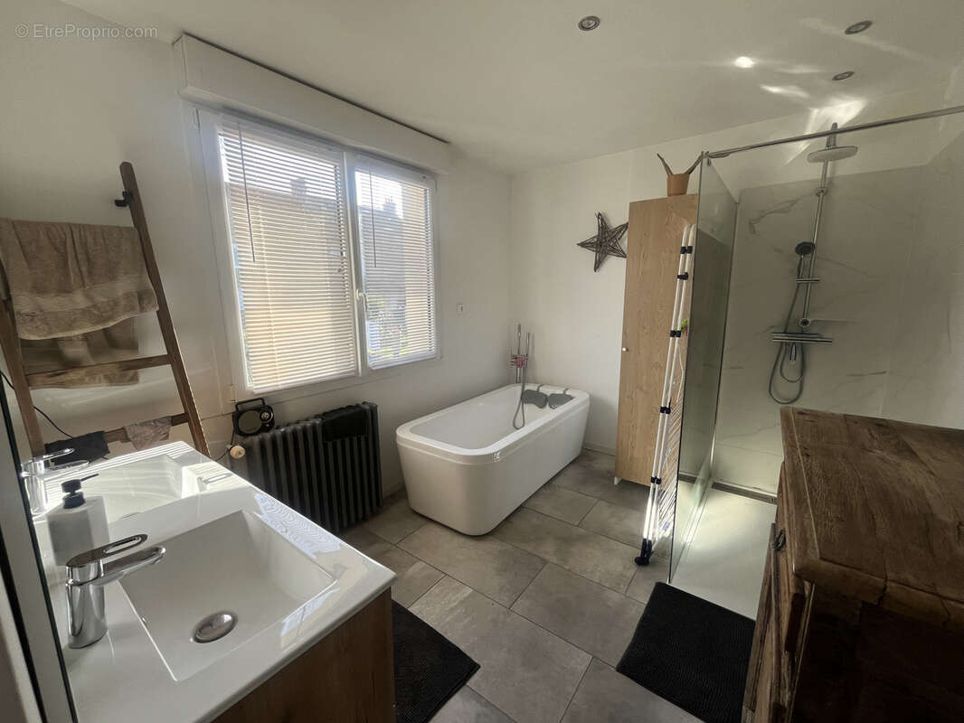 Maison à SAINT-PAIR-SUR-MER