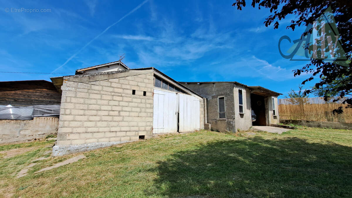 Maison à VINNEUF