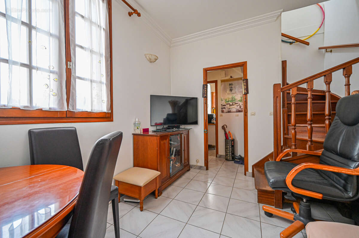 Maison à SAINT-MAUR-DES-FOSSES