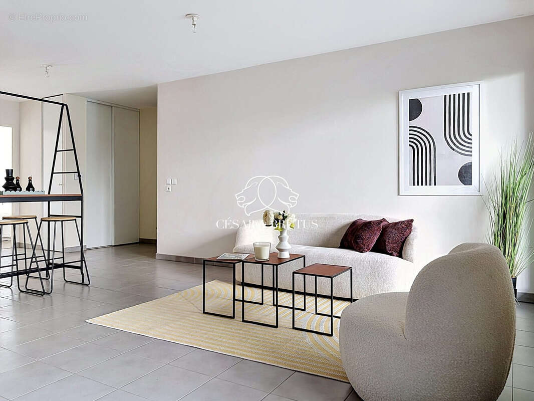 Appartement à NEUVILLE-SUR-SAONE