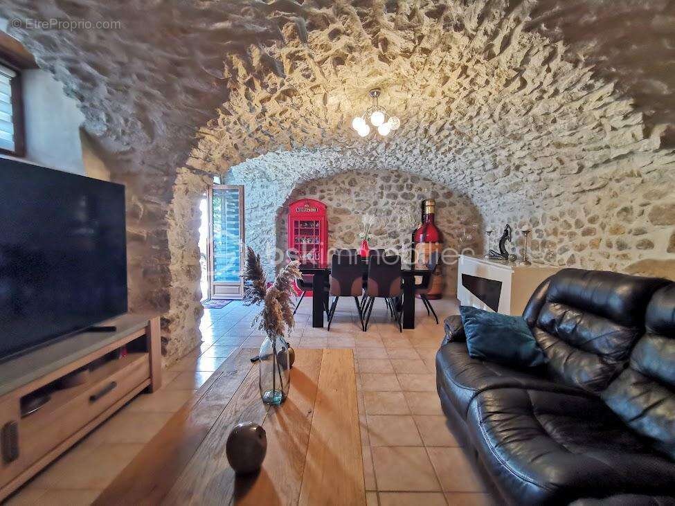 Maison à VALLON-PONT-D'ARC