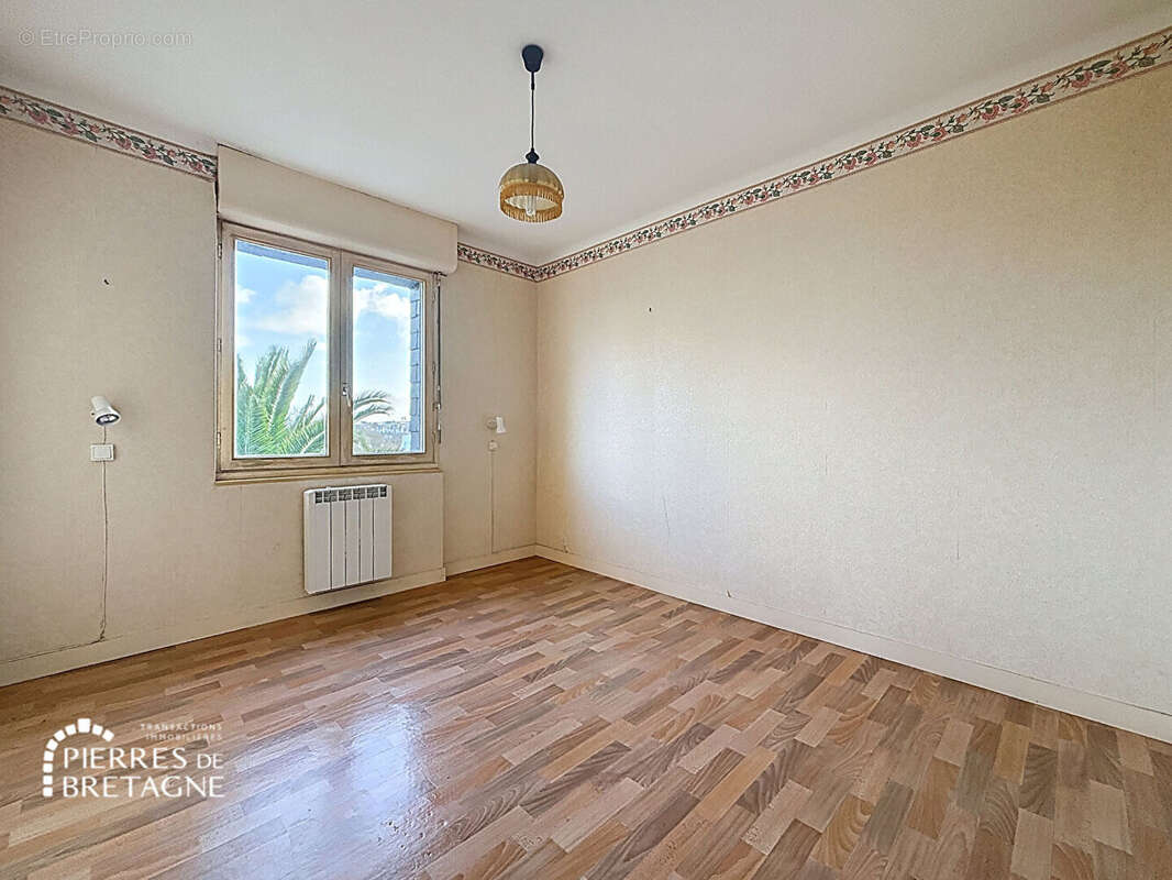 Maison à PLOUGONVELIN