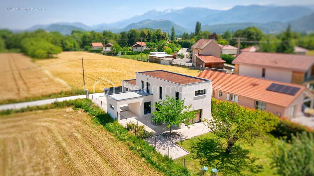 Maison à VIF