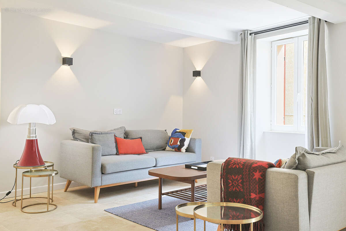 Maison à COLLOBRIERES