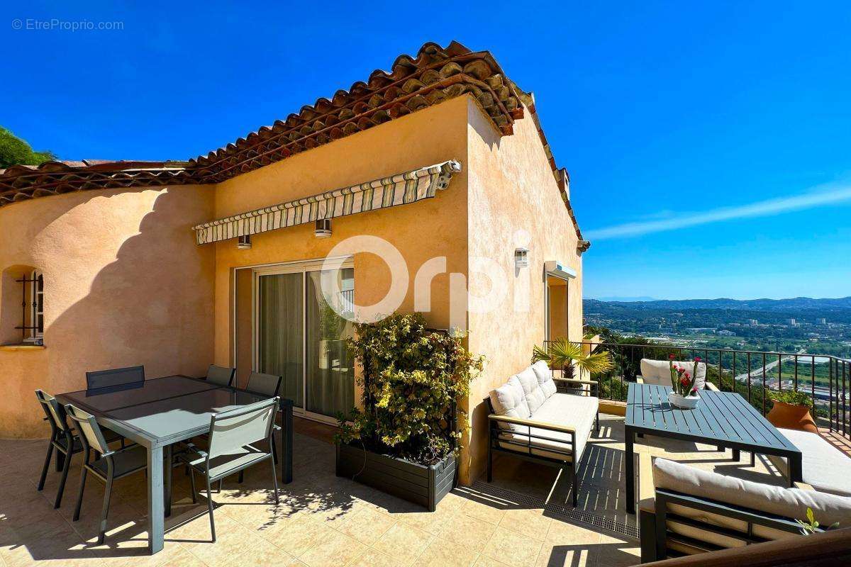 Maison à MANDELIEU-LA-NAPOULE