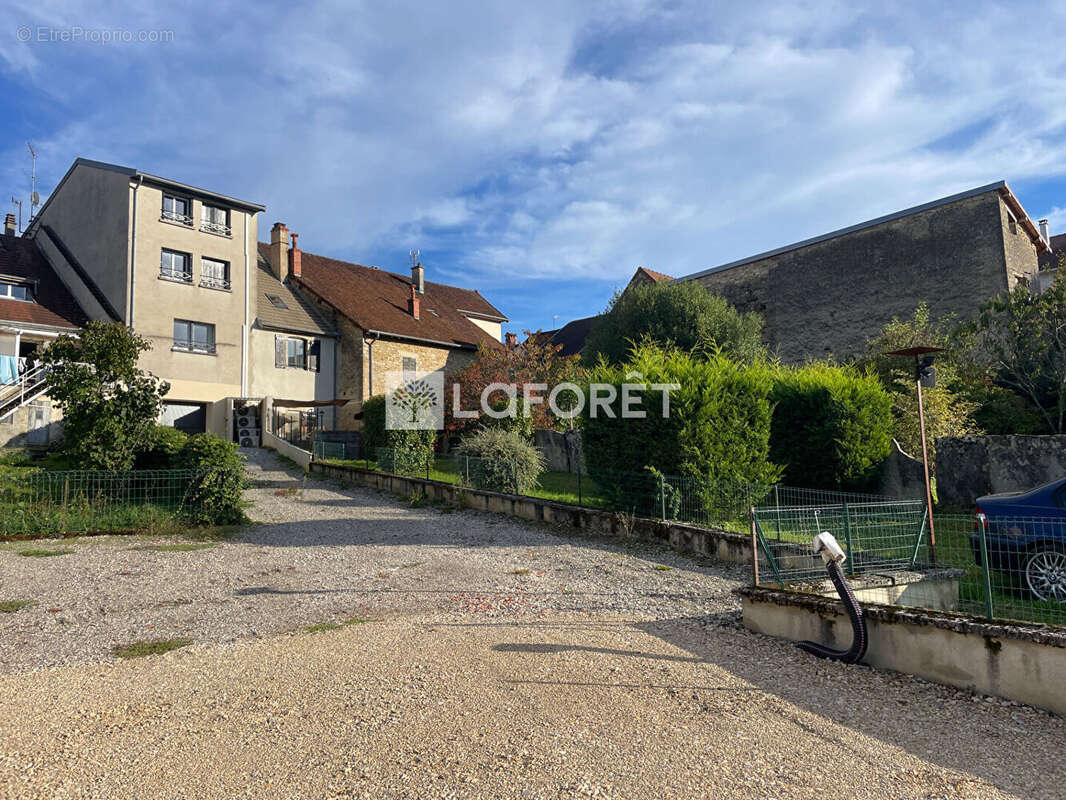 Maison à LONS-LE-SAUNIER