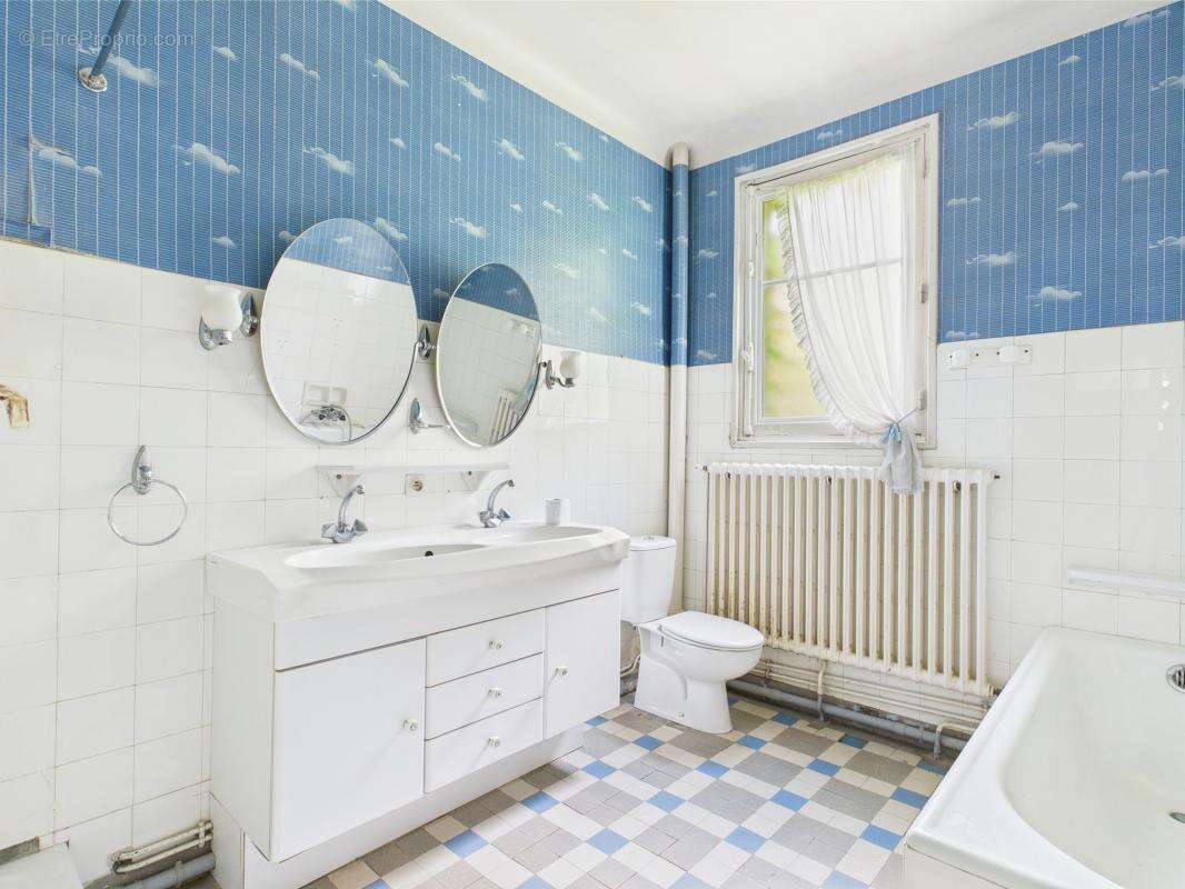 Maison à CORPS-NUDS